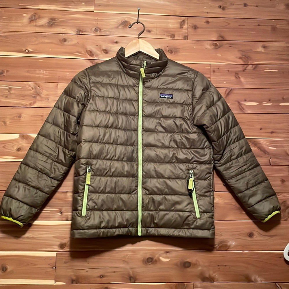 Gold Patagonia puffy jacket.